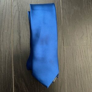 Le Chateau Vibrant Blue Tie